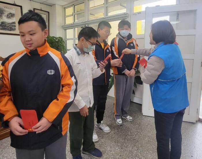 長期關注安中學子